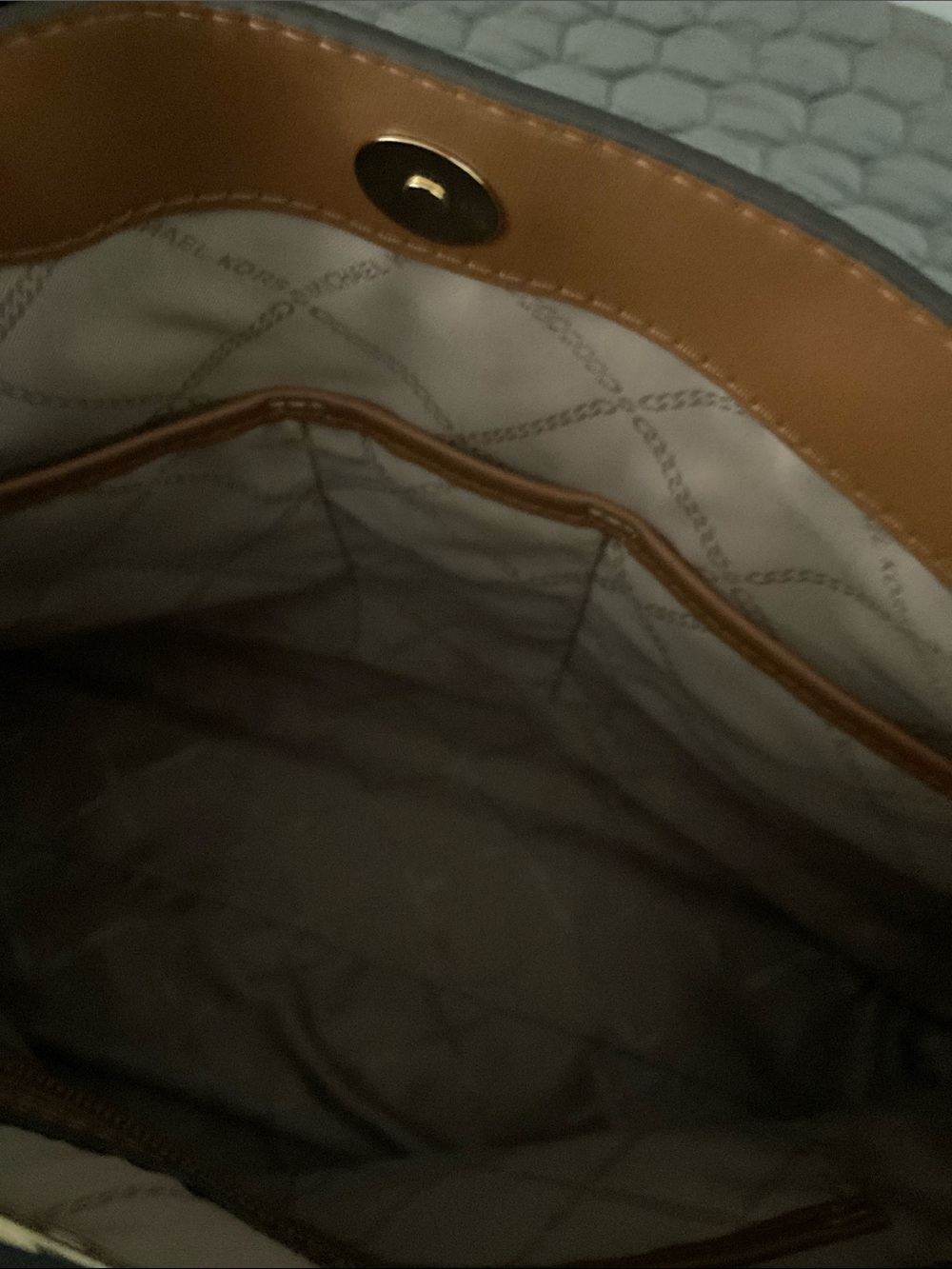 Michele Kors Signature Bag - Picture 4 of 8